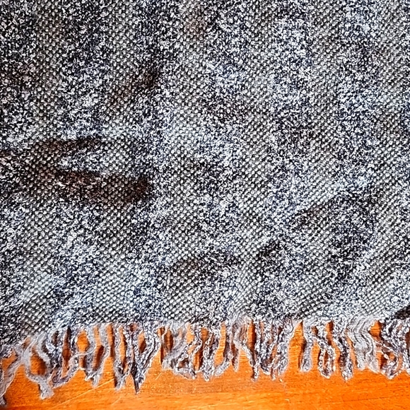 ⚡️5 For $10⚡️Vintage Manifattura Almar gray striped wool scarf - Picture 1 of 4